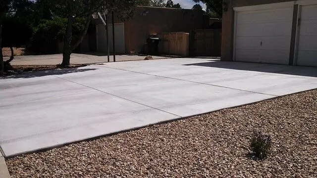 Top-rated lawn mowing service for homes in Los Ranchos, NM by Alliance Landscaping
