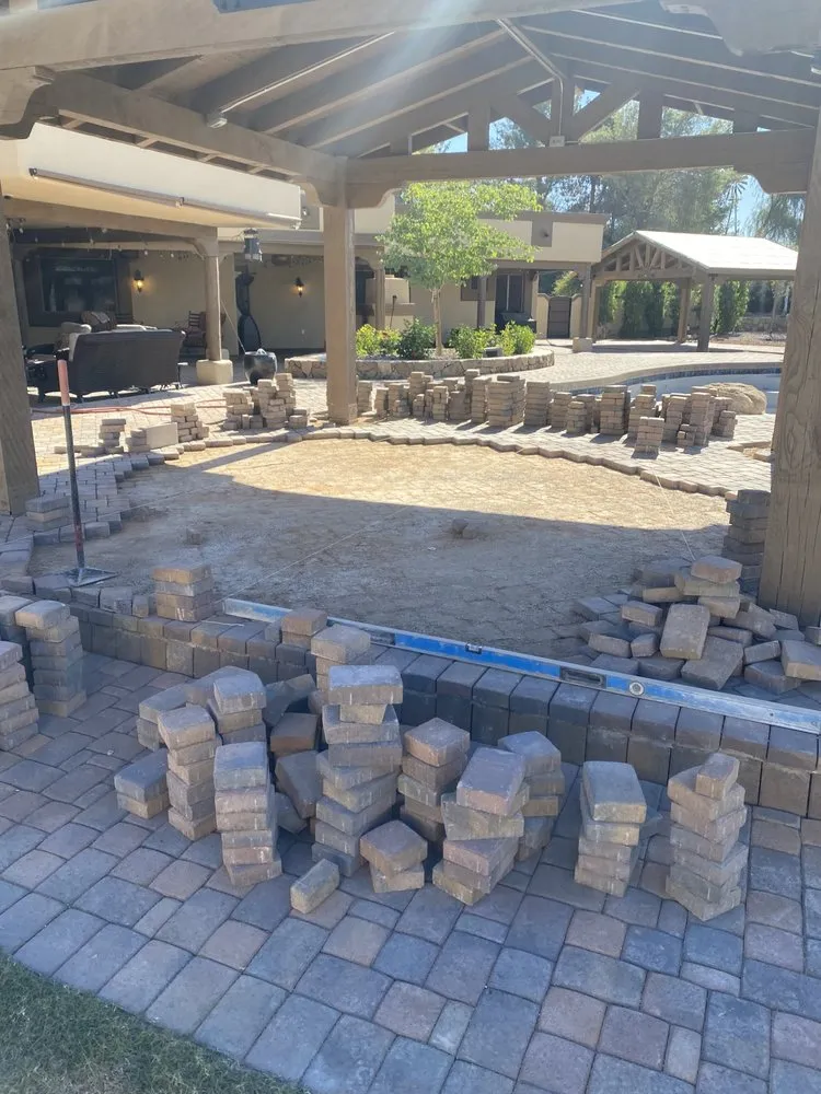 Custom landscaping services in Phoenix, AZ - Alliance Manpower