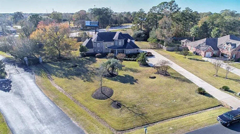 Professional lawn care service for homes across Conroe, TX - Allied Lawn and Landscape