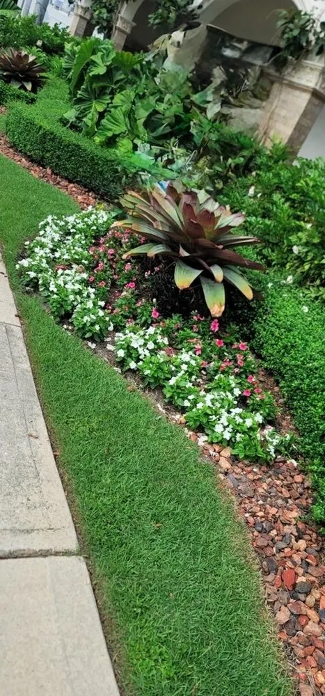 Local garden landscaping experts serving Boca Raton, FL - Alligator Landscaping