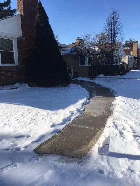 Affordable yard maintenance in Lockport, IL - Allow Me Landscaping and Moving