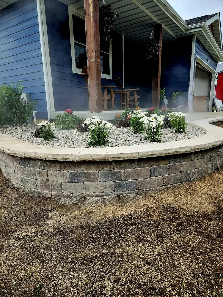 Expert garden landscaping experts serving East Chicago, IN - ALM Landscaping