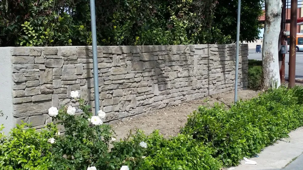 Custom yard maintenance for beautiful yards in Arleta, CA by Alma Gardening