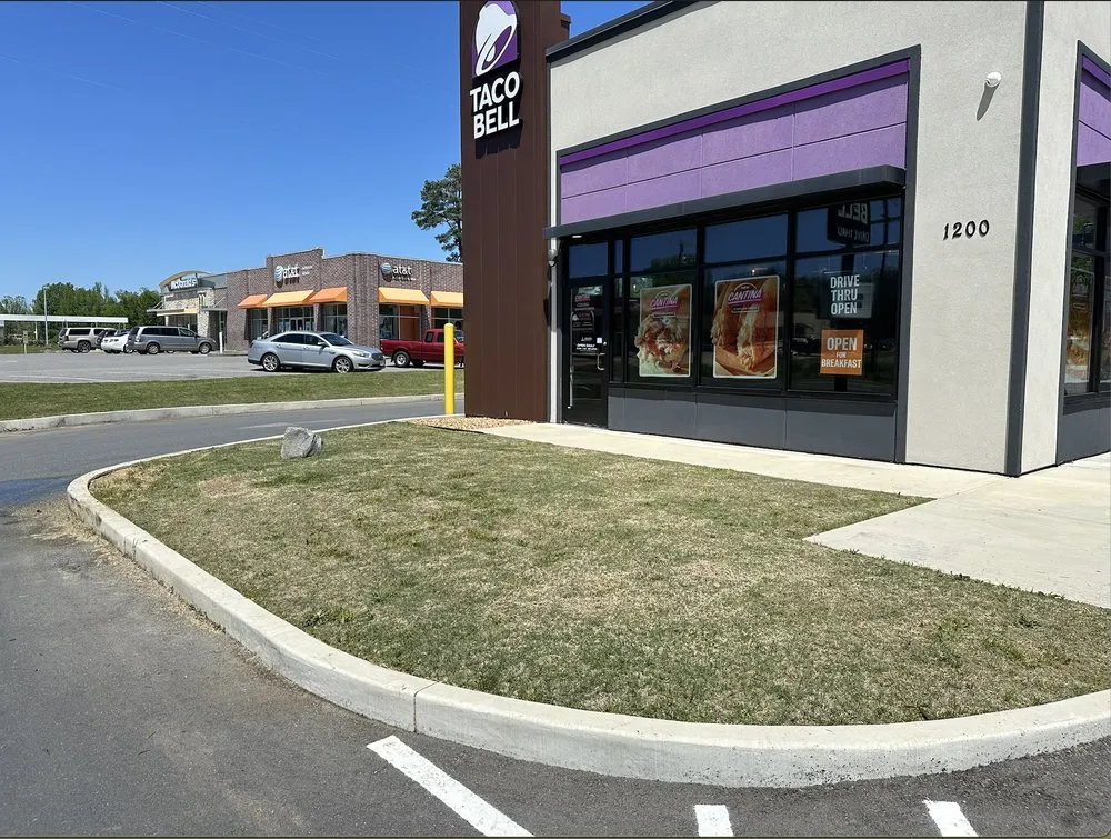 Reliable residential landscaping in Warren, AR by Almaraz Lawn Care