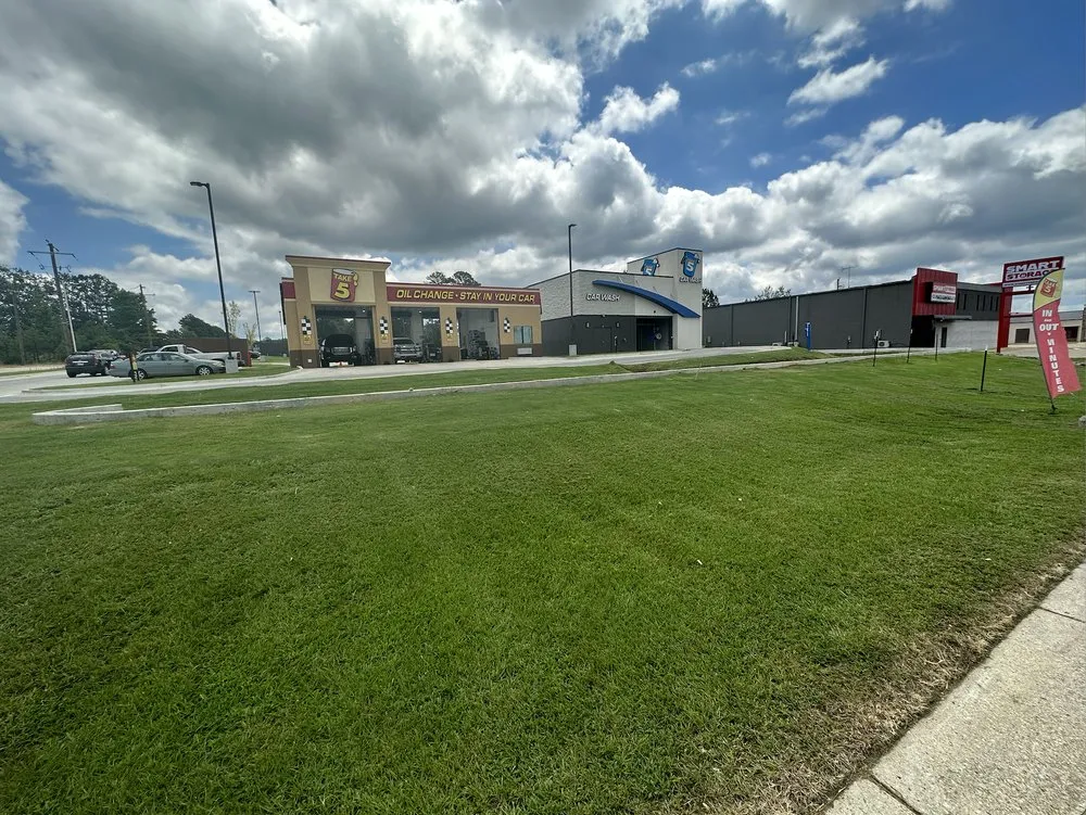 Expert residential landscaping for year-round maintenance in Warren, AR by Almaraz Lawn Care