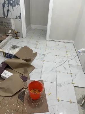 Almazán Construction Logo