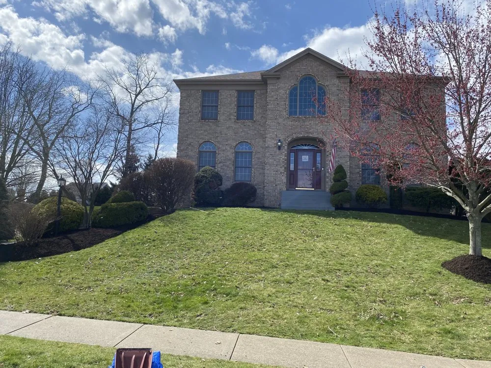 Top-rated garden landscaping for residential properties in Bridgeville, PA by Almond Branch Landscaping