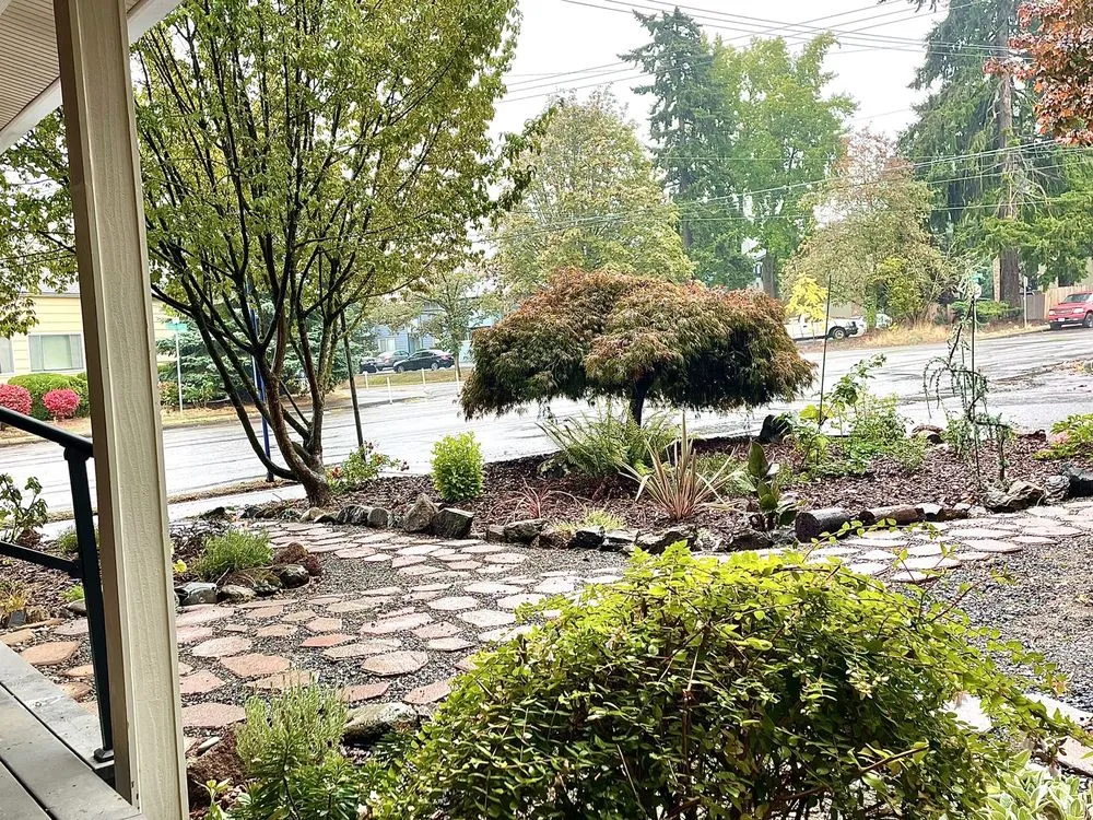 Affordable lawn care service experts serving Portland, OR - Aloes Landscape And Maintenance