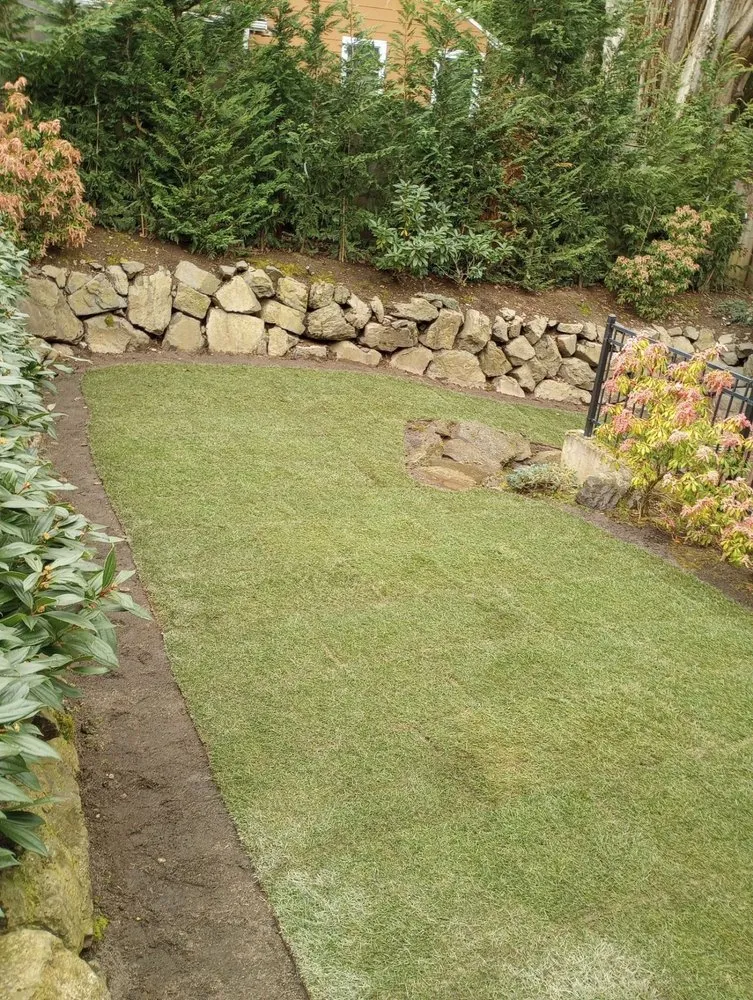 Expert outdoor landscaping experts serving Seattle, WA - Aloha Evergreen