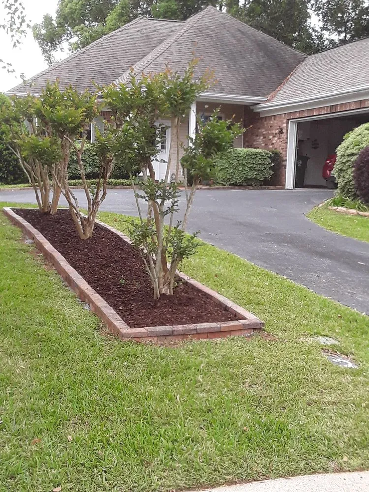 Affordable landscape design in Fairhope, AL - Aloha grass lawn care