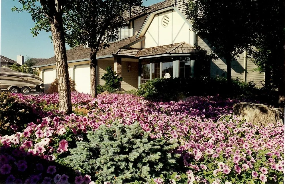 Top-rated lawn mowing service in Boise, ID - Aloha Landscape & Sprinkler