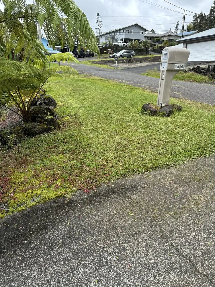 Expert lawn mowing service in Hilo, HI - Aloha Waste