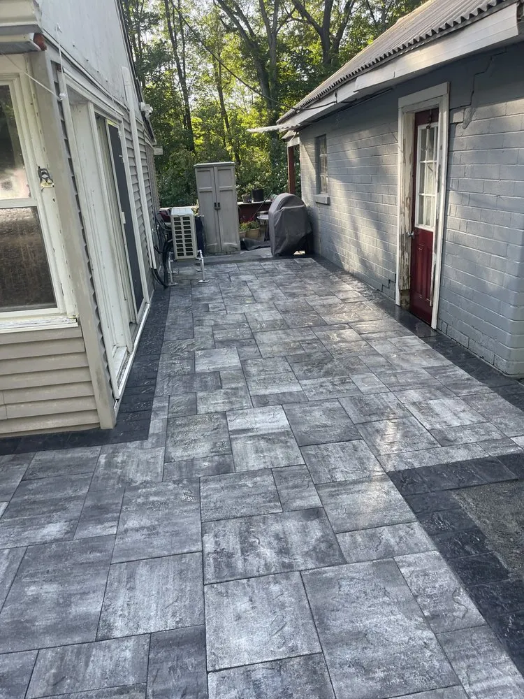 Top-rated garden landscaping for year-round maintenance in Middletown, NY by Alonso Landscaping and Construction