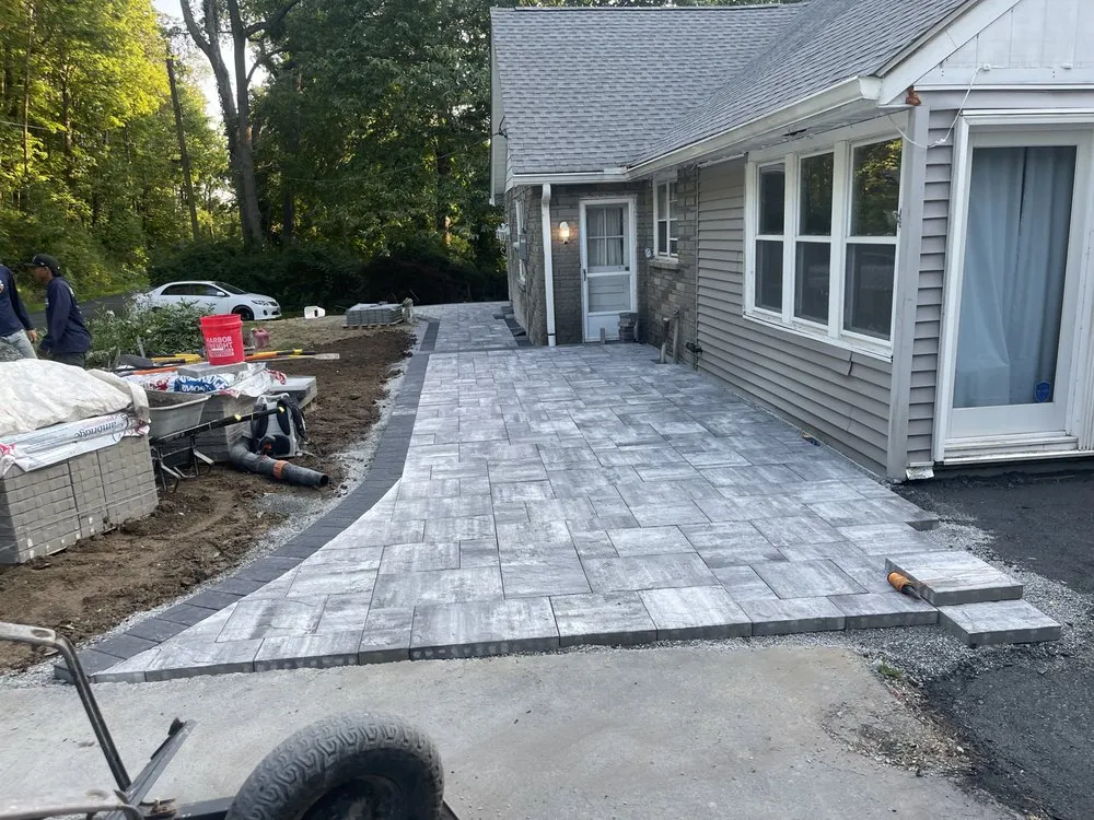 Professional garden landscaping for homes in Middletown, NY by Alonso Landscaping and Construction