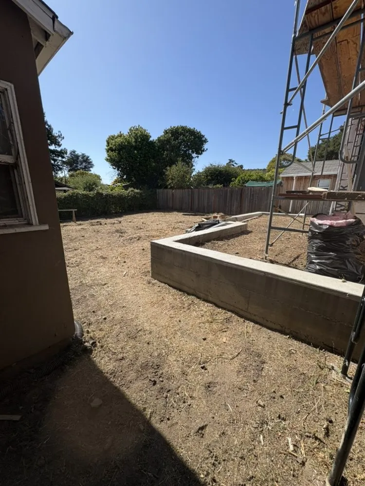 Professional lawn mowing service for beautiful yards across Richmond, CA - Alonso's Lawncare & Junk Removal