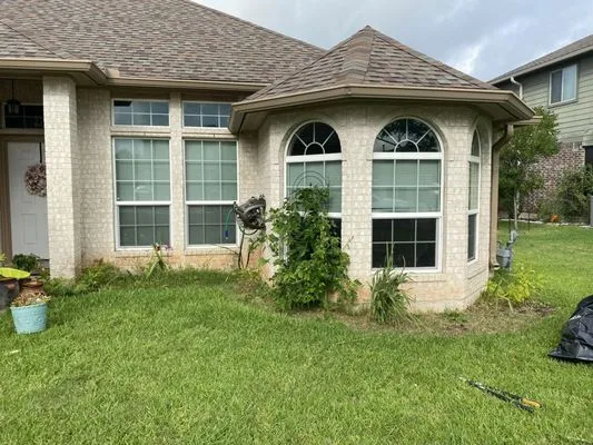 Alotta Green landscaping Logo