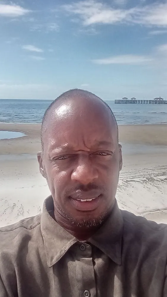 Reliable lawn mowing service experts serving Gulfport, MS - Aloysuis Lawn