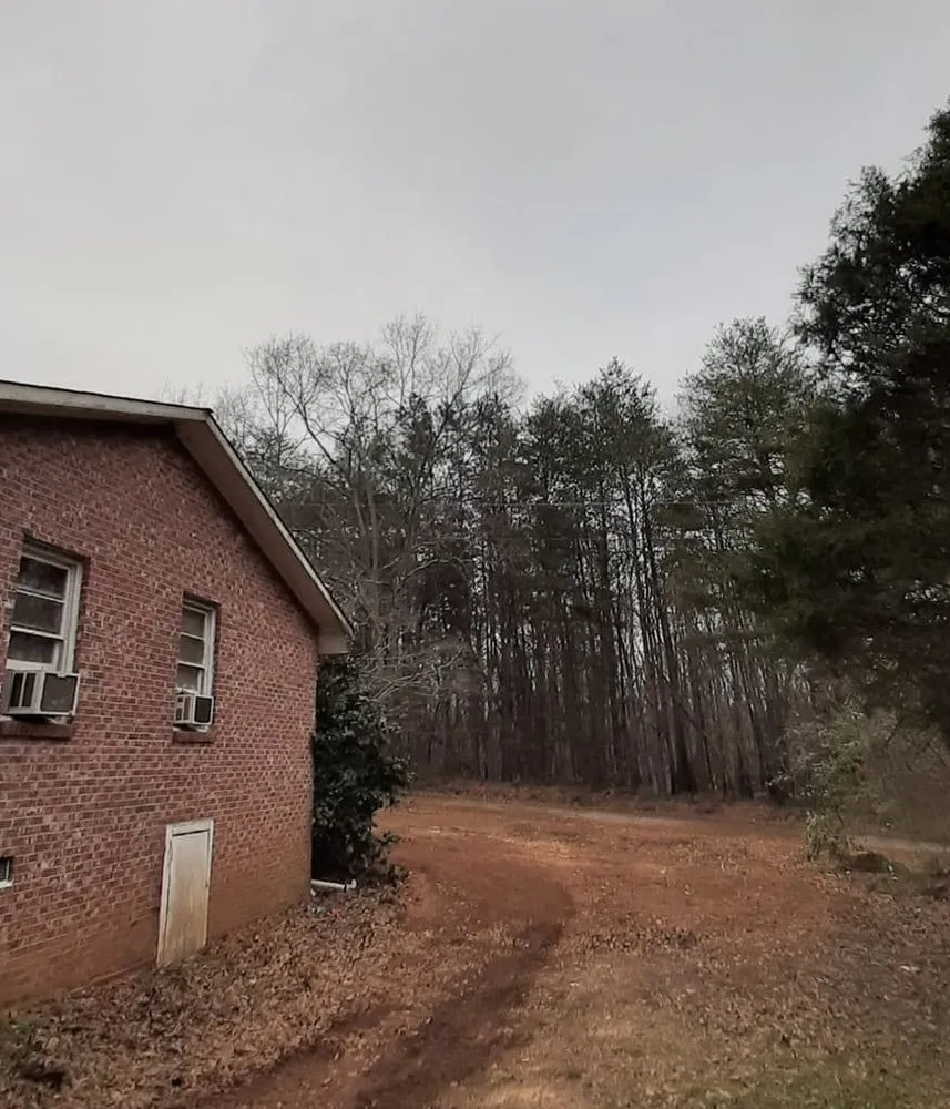 Local yard maintenance in Kansas City, MO by Alpha & Omega