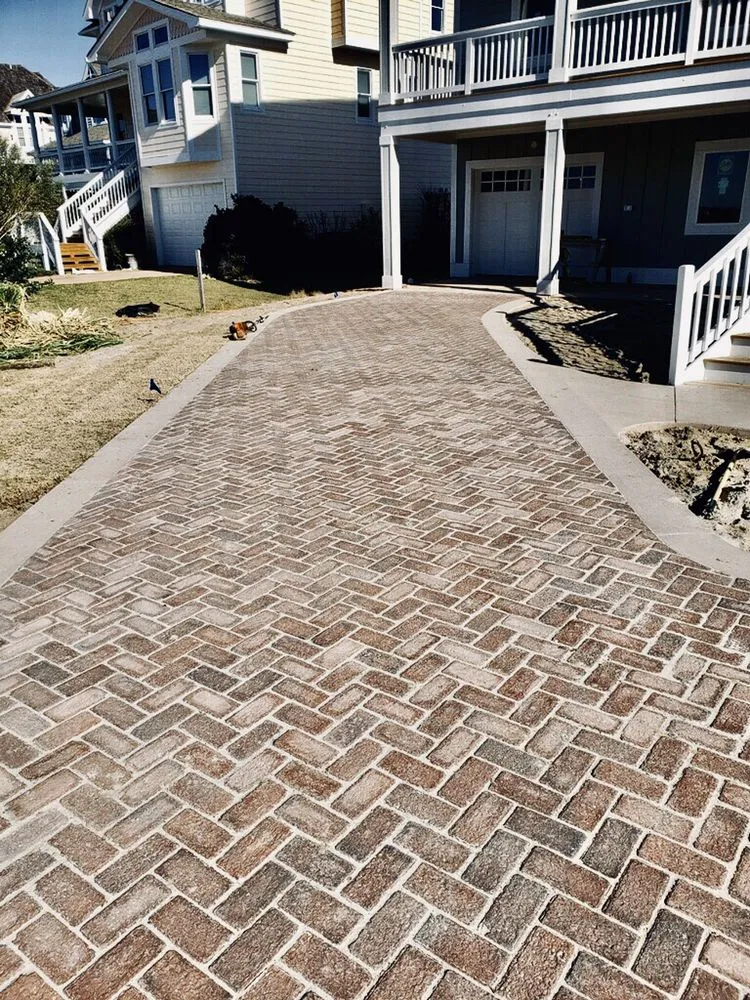 Top-rated yard maintenance for year-round maintenance in Kitty Hawk, NC by Alpha Advantage