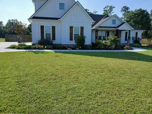 Professional yard maintenance experts serving Adel, GA - Alpha Landscapes