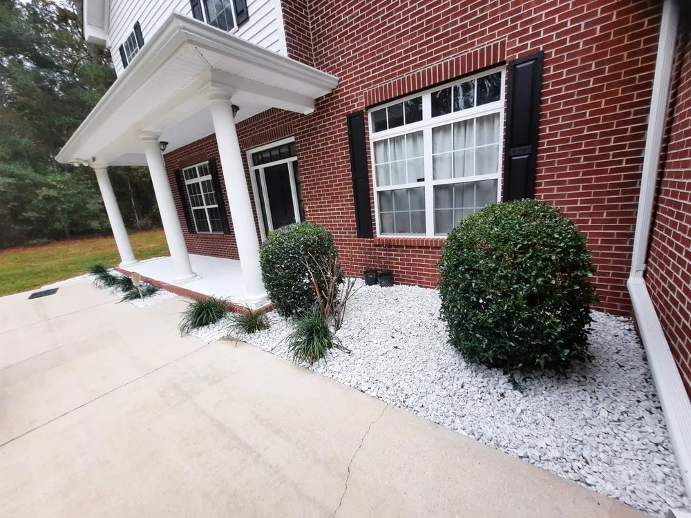 Top-rated lawn care service near you in Tallahassee, FL by Alpha Lawn Maintenance