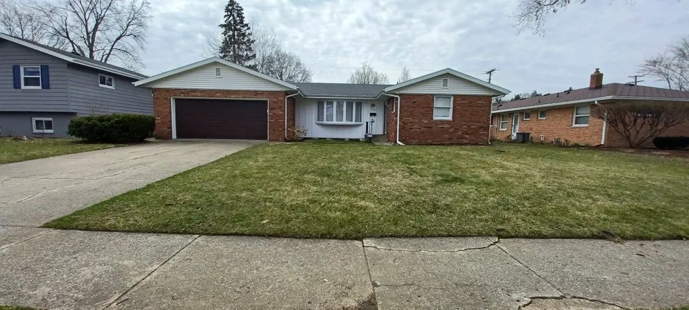 Trusted yard maintenance in South Bend, IN by Alpha Omega Home Service