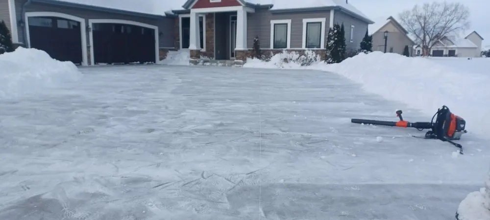 Professional lawn care service experts serving South Bend, IN - Alpha Omega Home Service