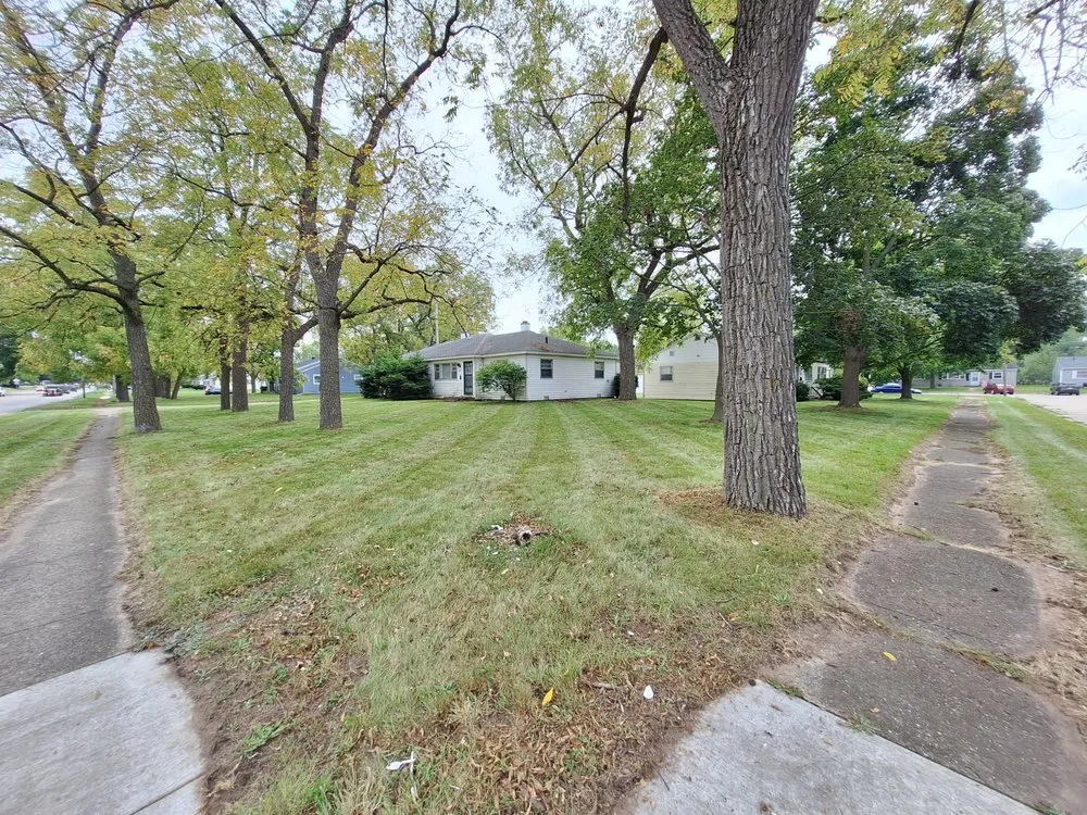 Top-rated outdoor landscaping experts serving South Bend, IN - Alpha Omega Home Service