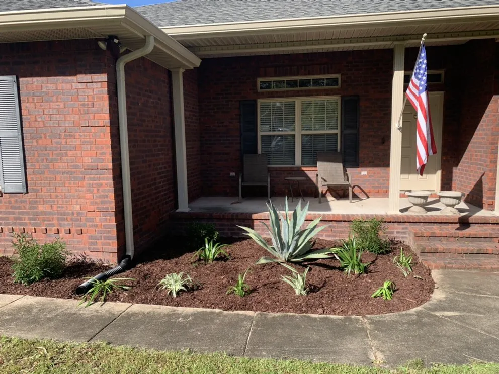 Custom lawn mowing service in Niceville, FL - Alpha Outdoor Services