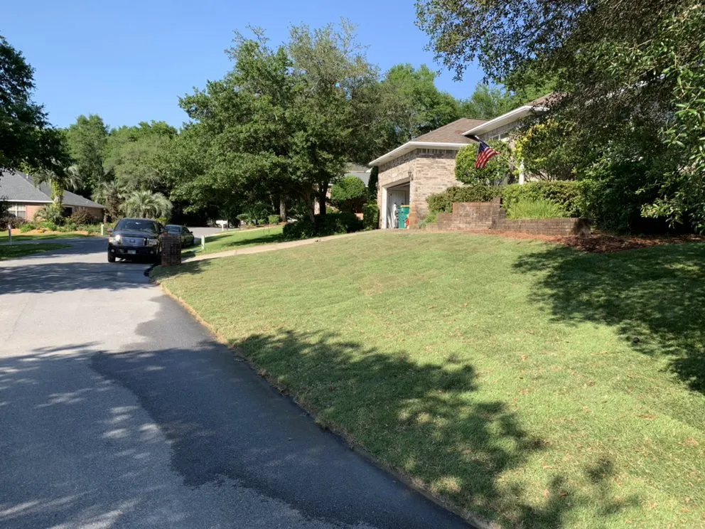 Professional lawn care service with custom design in Niceville, FL by Alpha Outdoor Services