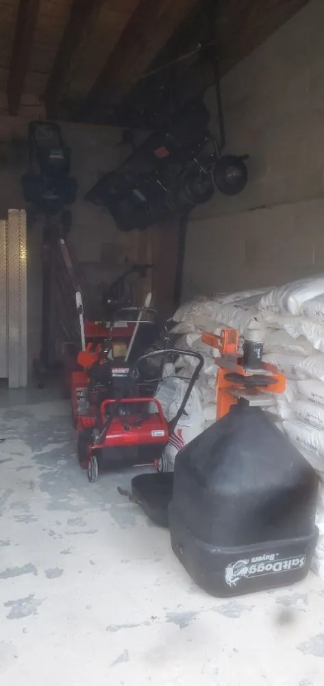 Professional lawn care service experts serving Staten Island, NY - Alpha Property Maintenance