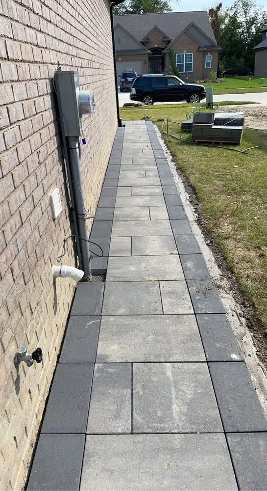 Top-rated lawn care service in Shelby Township, MI by Alpha Scape