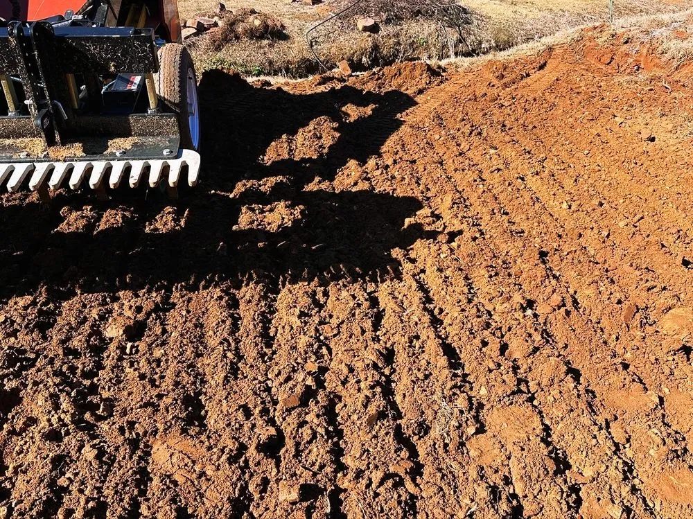 Reliable yard maintenance in Anniston, AL by Alphascape Lawn and Landscape