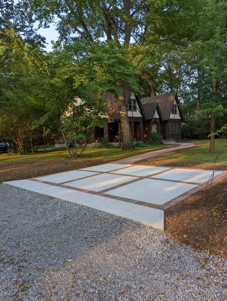 Custom yard maintenance experts serving Goodlettsville, TN - Alpine Landscaping