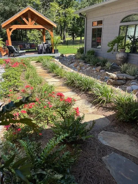 Local yard maintenance experts serving Dry Prong, LA - Alpine Lawn & Landscape