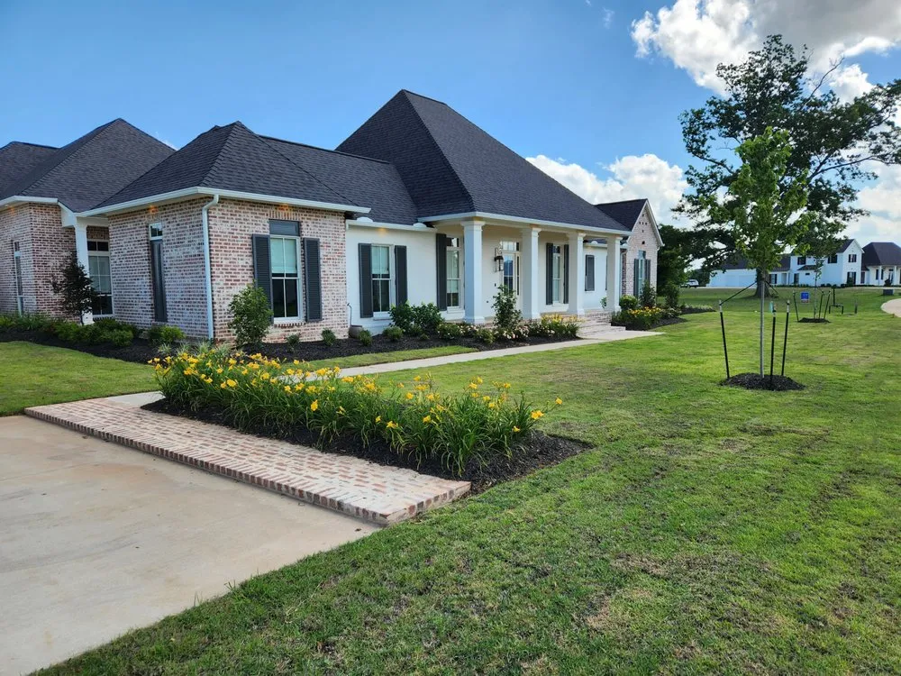 Expert residential landscaping for year-round maintenance in Dry Prong, LA by Alpine Lawn and Landscape