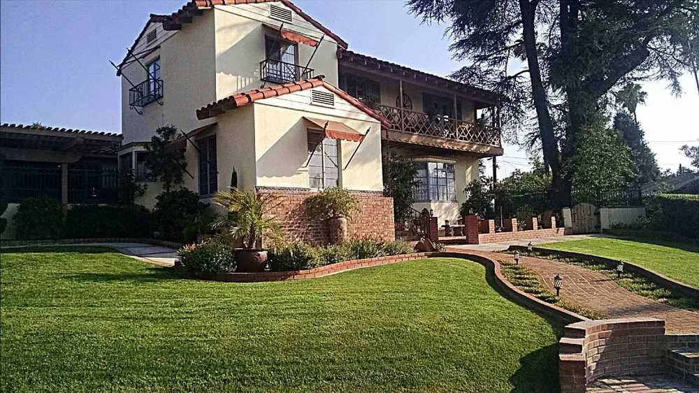 Reliable lawn care service in Palm Springs, CA - Al's Construction & Landscape