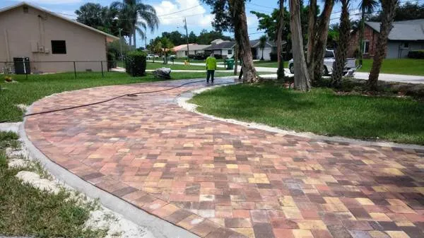 Top-rated yard maintenance for year-round maintenance across Lake Worth, FL - Al's Landscape Contracting