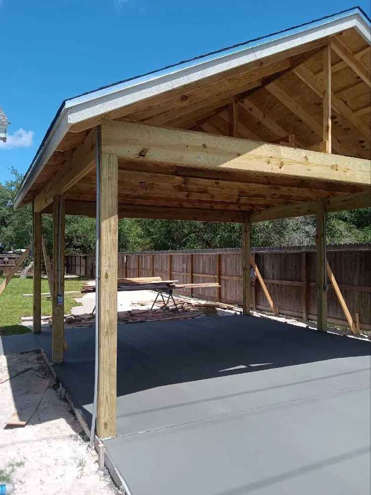 Affordable yard cleanup service in Corpus Christi, TX by AL’s Lawn Service & Gonzalez Construction