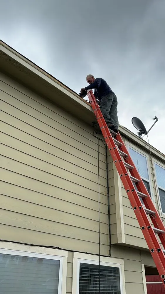 Expert lawn care service experts serving Corpus Christi, TX - AL’s Lawn Service & Gonzalez Construction