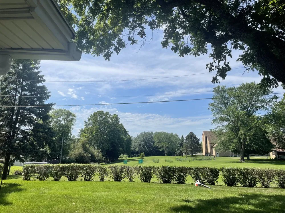 Custom lawn care service for residential properties across Red Oak, IA - Al’s Lawn services