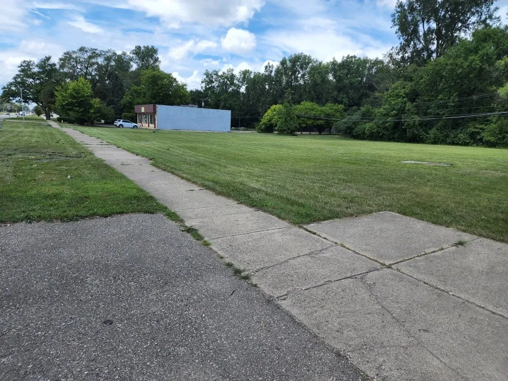 Trusted yard maintenance near you across Dearborn, MI - Al's Mow & Snow