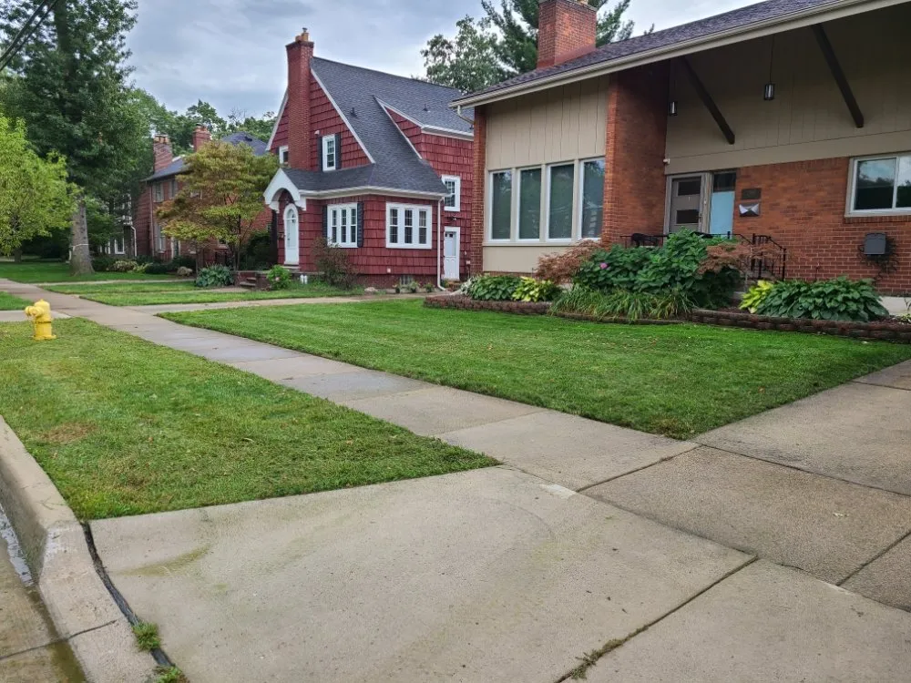 Custom yard maintenance in Dearborn, MI - Al's Mow & Snow