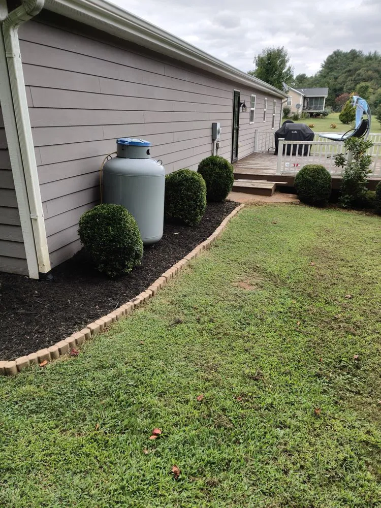 Top-rated yard maintenance in Forest City, NC by Als odd jobs