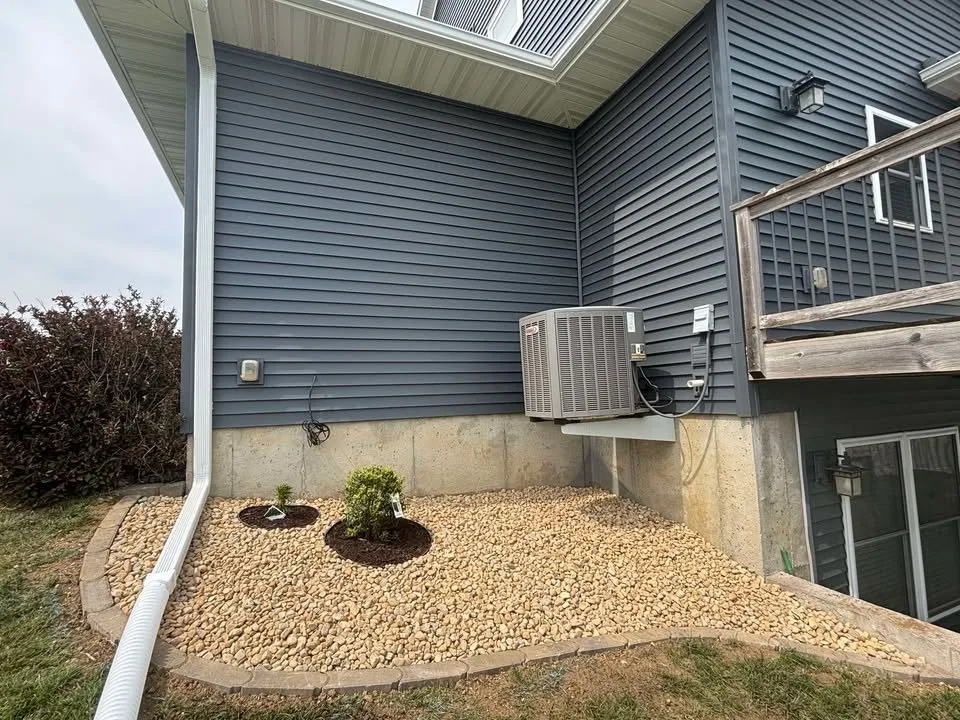 Professional yard cleanup service in Cedar Rapids, IA by Alternative Outdoor Services