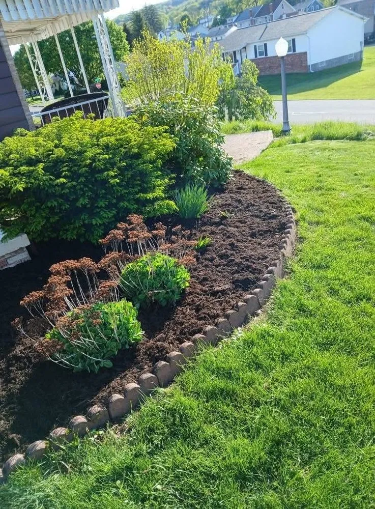 Trusted yard cleanup service in Altoona, PA - Altoona's Most Reliable Construction & Lawncare