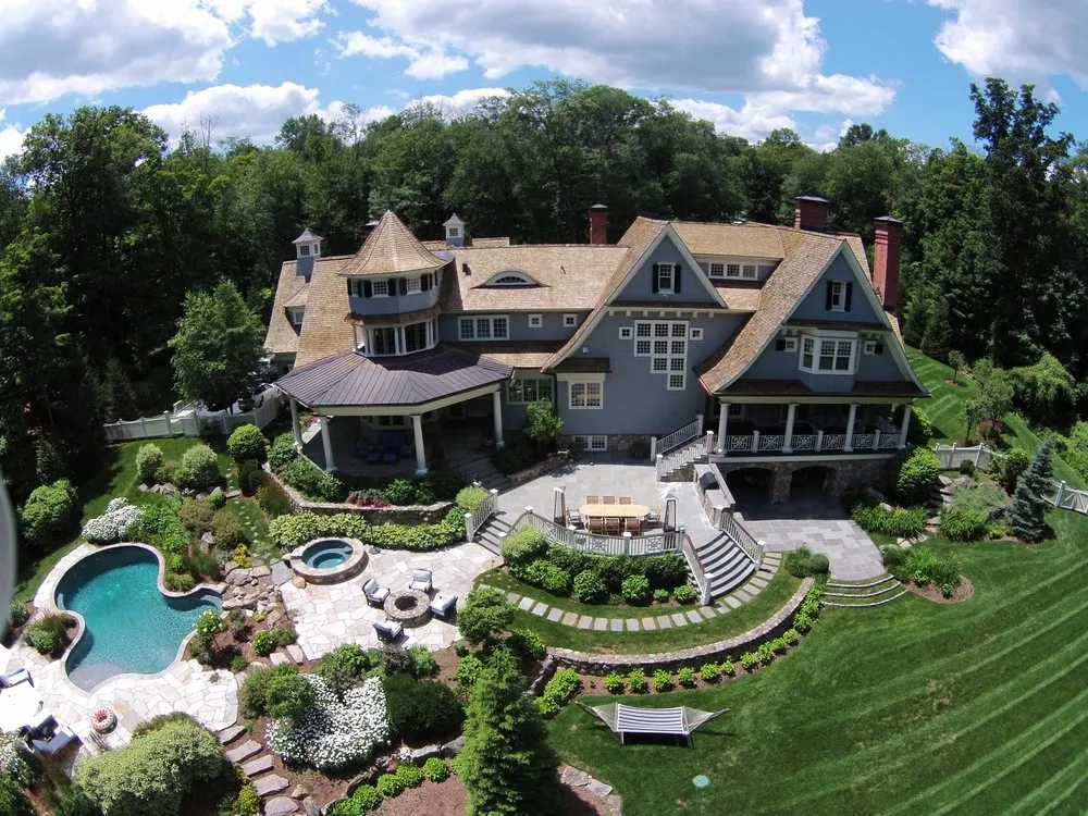 Reliable yard maintenance experts serving Seymour, CT - Alvarado Landscape and Maintenance