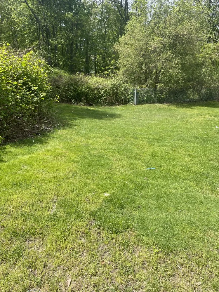 Professional garden landscaping in Farmingdale, NJ by Alvarado Landscaping