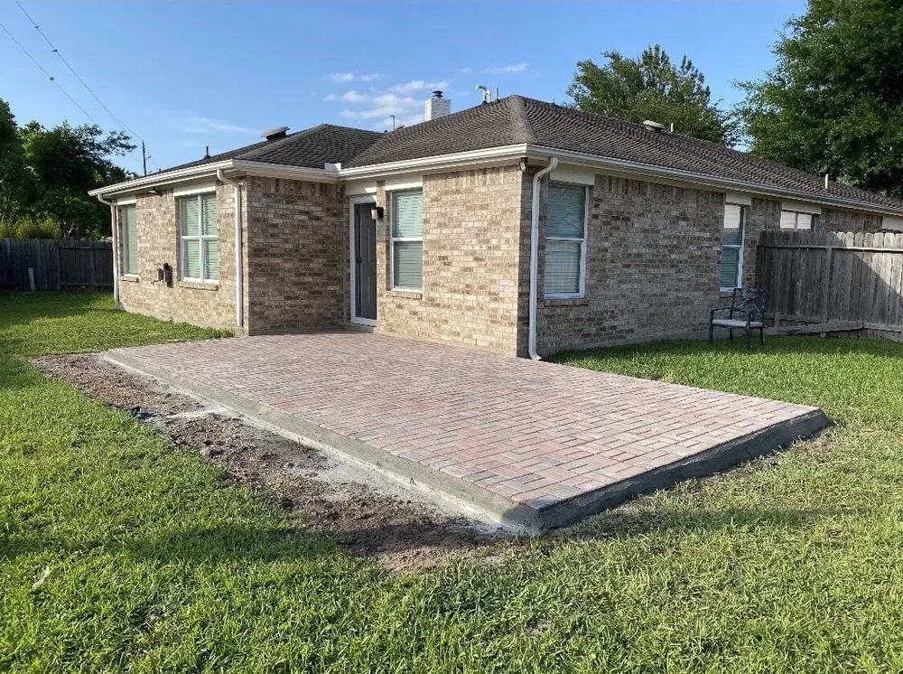 Professional lawn care service in Houston, TX - Alvarado Landscaping