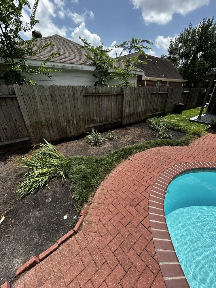 Custom yard cleanup service for outdoor upgrades in Houston, TX by Alvarado Landscaping